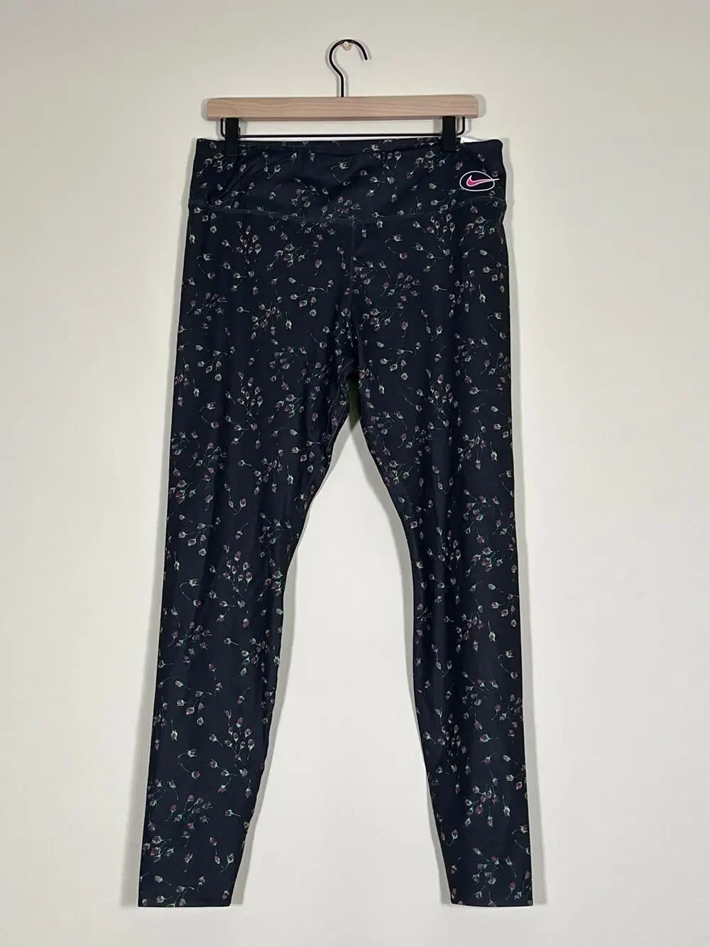 Nike One Luxe Leggings Women’s XL Black Floral Mid Rise Full Length NWT